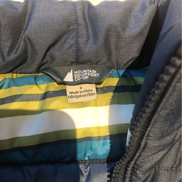 Kids MEC vest size 2 excellent condition. - Picture 2 of 5